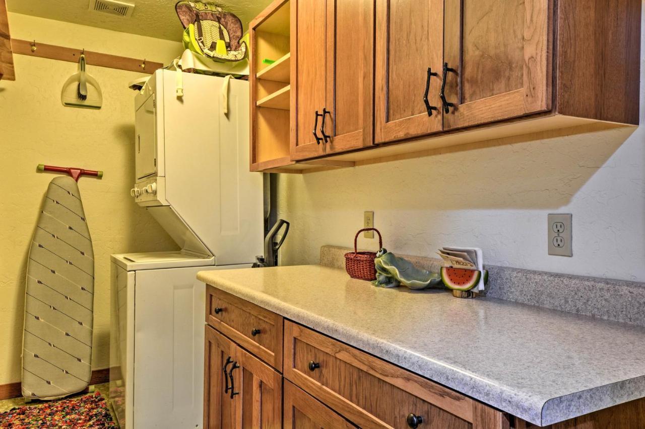 Gold Beach Apartment With Activities - 2 Mi To Ocean Kültér fotó